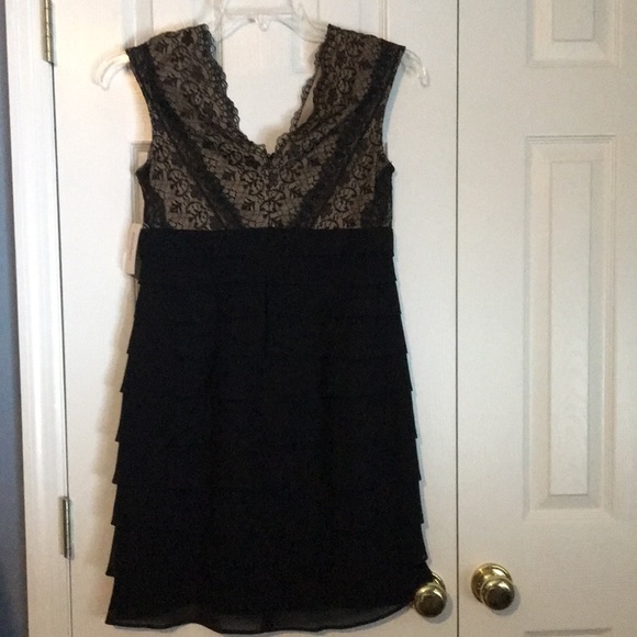Event/Special Occasion Dress PM - Picture 2 of 4